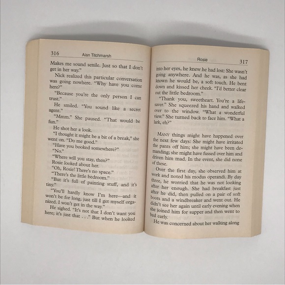 Readers Digest Large Print 2 book Under Orders & Rosie - Picture 3 of 4